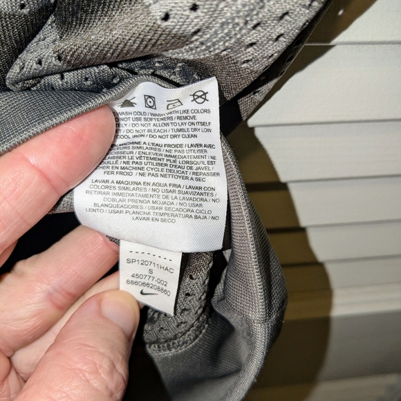 Nike Dri Fit Women's Small Gray Striped Mesh Perforated Long Sleeve Top Workout - Picture 11 of 12